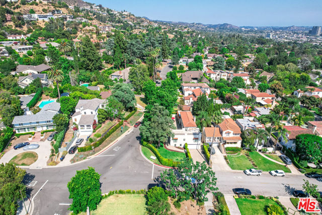 734 Cumberland Road, Glendale, California 91202, 3 Bedrooms Bedrooms, ,3 BathroomsBathrooms,Single Family Residence,For Sale,Cumberland,24412645