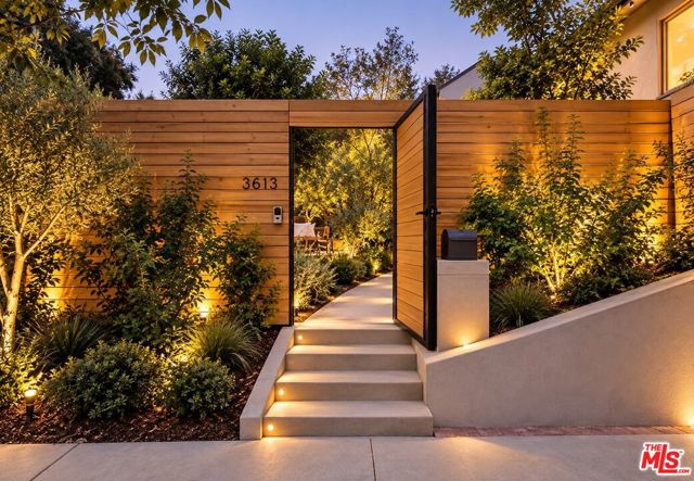 2 Bed Home for Sale in Los Angeles, California