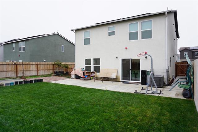 405 Greene Way, Los Banos CA: https://media.crmls.org/mediaz/f185d0a5-780e-4213-91a3-e587a0897485.jpg