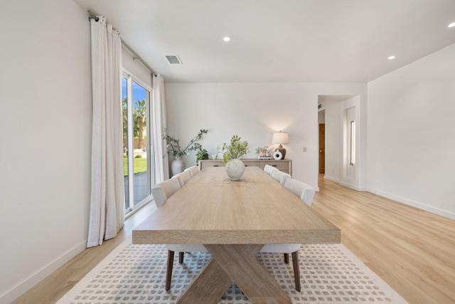 Image 6 of 76 For 79938 Dewsbury Drive