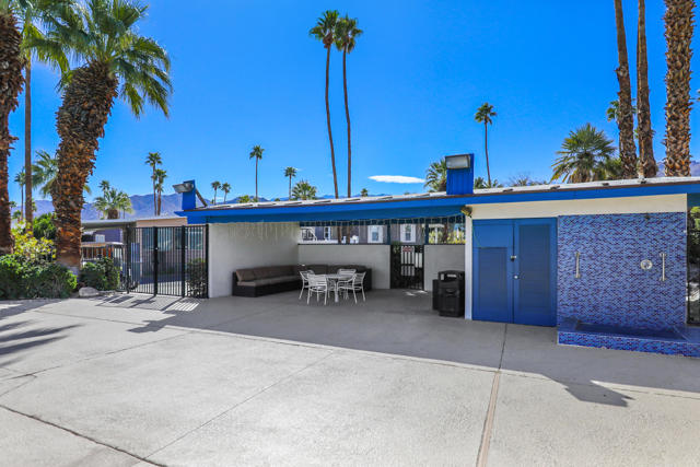 6 Cholla Lane, Palm Desert CA: https://media.crmls.org/mediaz/f18673a7-81c5-49d5-9755-2080a72460a9.jpg