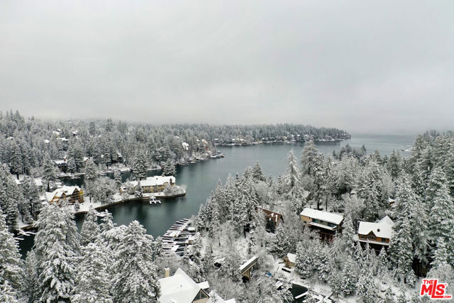 161 Rocky Point Road, Lake Arrowhead CA: https://media.crmls.org/mediaz/f186cc94-f406-47e4-9a79-7a752c78b67e.jpg