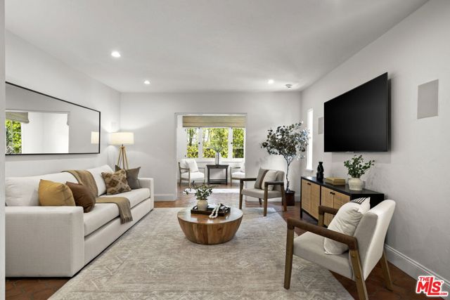 2714 Forrester Drive, Los Angeles CA: https://media.crmls.org/mediaz/f186d8bb-d90e-4609-a65f-82269f3cb773.jpg