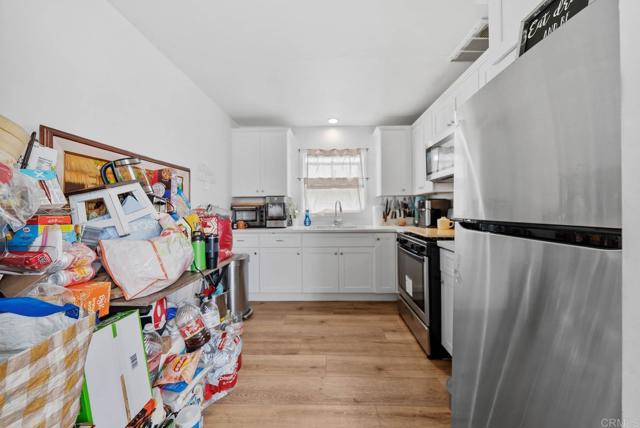 42 48 E 5Th Street, National City CA: https://media.crmls.org/mediaz/f187345d-529c-4315-b95f-00756111af59.jpg