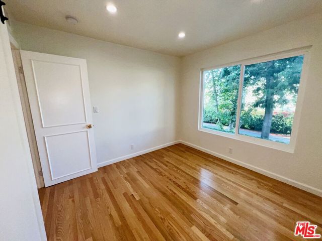 2209 Summertime Lane, Culver City CA: https://media.crmls.org/mediaz/f18762f4-849b-4d87-83b5-c612b25807db.jpg