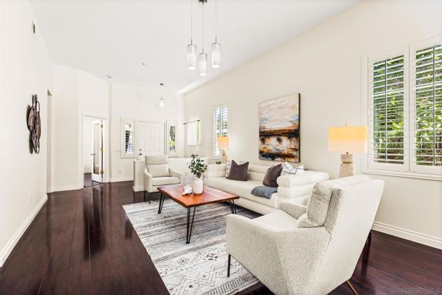 3083 Sprucewood Ln, Escondido CA: https://media.crmls.org/mediaz/f188bc7b-3c38-4c23-9b04-2e5c582608ef.jpg