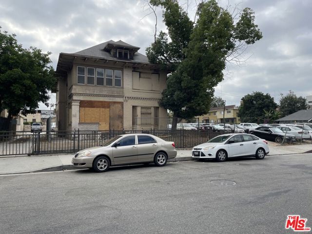 3024 Royal Street, Los Angeles CA: https://media.crmls.org/mediaz/f188c910-976e-472a-9f12-30eb10301bae.jpg