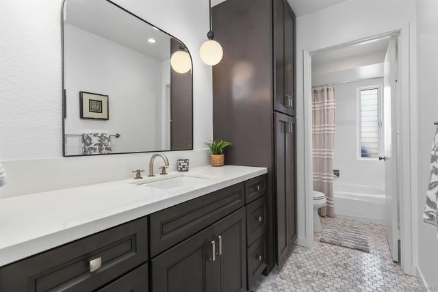 2071 Caminito Circulo Norte, La Jolla CA: https://media.crmls.org/mediaz/f189d003-58f9-41ad-b9da-7d08dd44054f.jpg