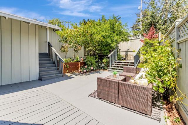 6827 Ridgewood Drive, Oakland CA: https://media.crmls.org/mediaz/f189d98c-945e-457d-86d1-82b0cf367ce6.jpg