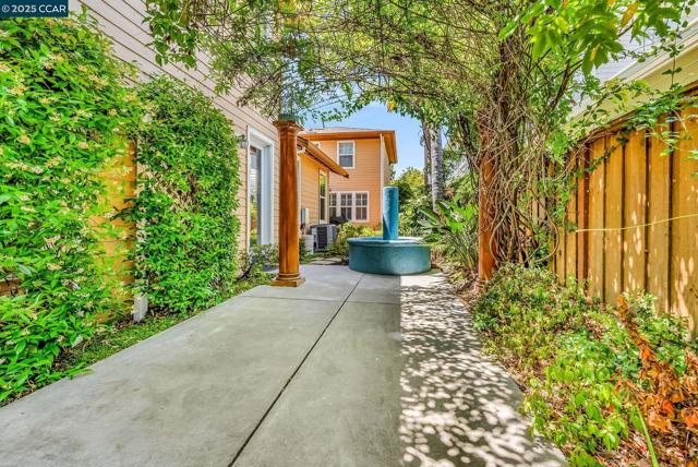 630 Oscar St, Vallejo CA: https://media.crmls.org/mediaz/f18a379b-b798-49dc-988a-a5362cc55c7a.jpg