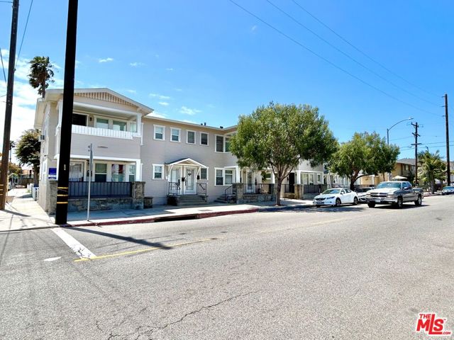 409 W 22nd Street, San Pedro CA: https://media.crmls.org/mediaz/f18a4d11-d312-4804-b9cc-2f1883784176.jpg
