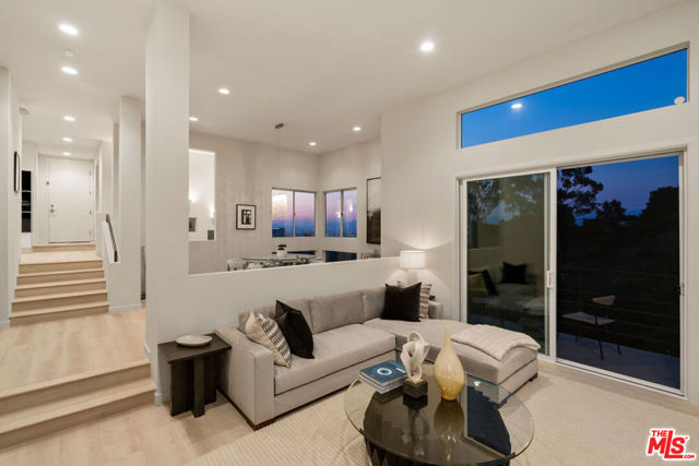 7209 Sunnydip Trail, Los Angeles CA: https://media.crmls.org/mediaz/f18a6000-7b96-40f1-ade1-1981ae35f6c8.jpg