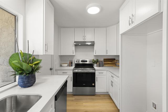11370 Paseo Albacete Avenue, San Diego CA: https://media.crmls.org/mediaz/f18aa0bc-05aa-4c38-9b39-c408ef26daf6.jpg
