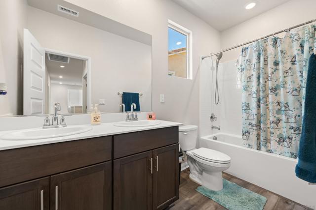 13305 Cultivate Ct, Valley Center CA: https://media.crmls.org/mediaz/f18aa6a7-87a9-4b3a-be55-7a70d87b2ae8.jpg