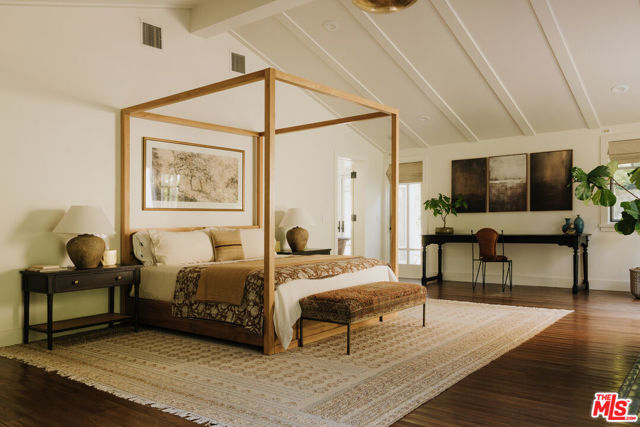 6172 Bonsall Drive, Malibu CA: https://media.crmls.org/mediaz/f18b07ee-82bf-41b5-9b02-c480096da0c2.jpg