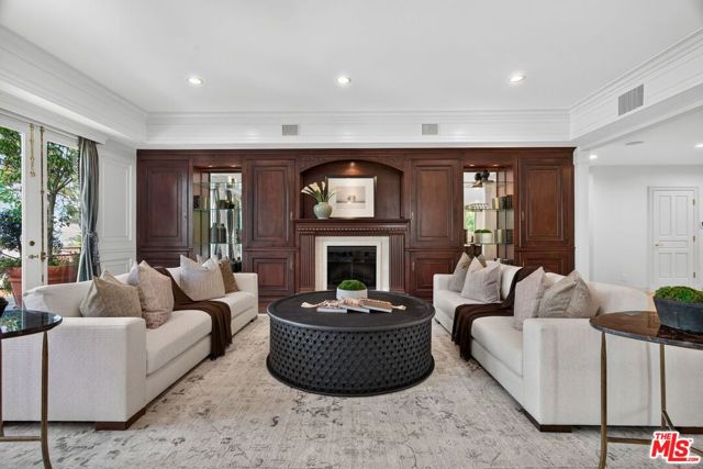 4 Bed Home for Sale in Los Angeles, California