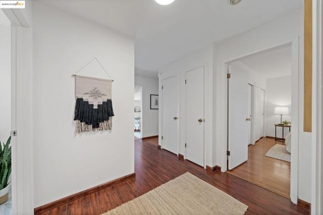 3501 35Th Ave, Oakland CA: https://media.crmls.org/mediaz/f18bcfe4-7bfb-4fa0-87b6-a70e75de9bc4.jpg