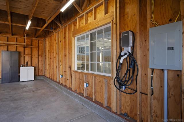 795 W Washington Ave, El Cajon CA: https://media.crmls.org/mediaz/f18d1262-8808-4107-ab25-bb661fe1c695.jpg