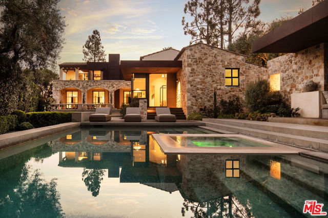976 N Alpine Drive, Beverly Hills CA: https://media.crmls.org/mediaz/f18d3013-3f97-488d-8eca-8442efc475e3.jpg