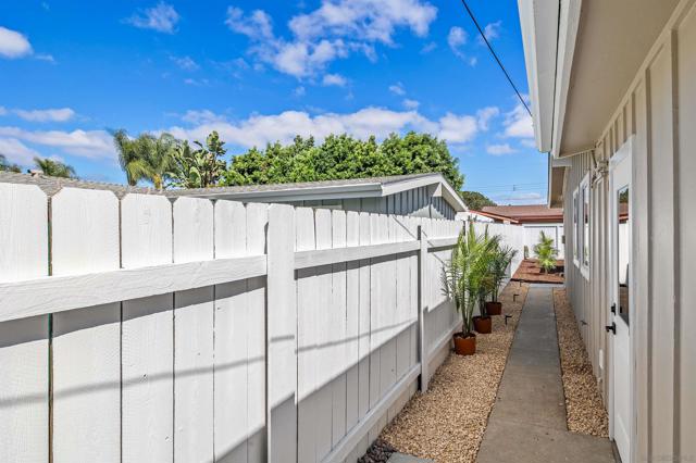 5284 Winthrop St, San Diego CA: https://media.crmls.org/mediaz/f18d5762-8e4f-46b6-90f6-b3a34045b1b4.jpg