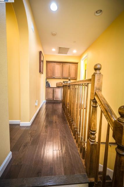 3252 Carpenter Way, San Ramon CA: https://media.crmls.org/mediaz/f18ed403-db37-4d9b-a21d-9e04cdb5c121.jpg