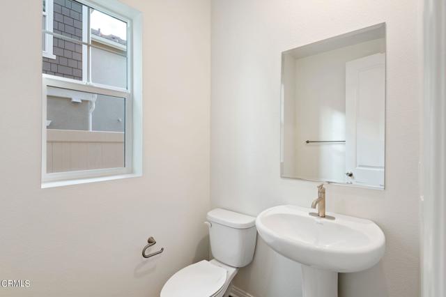 13-web-or-mls-13 - Powder Room