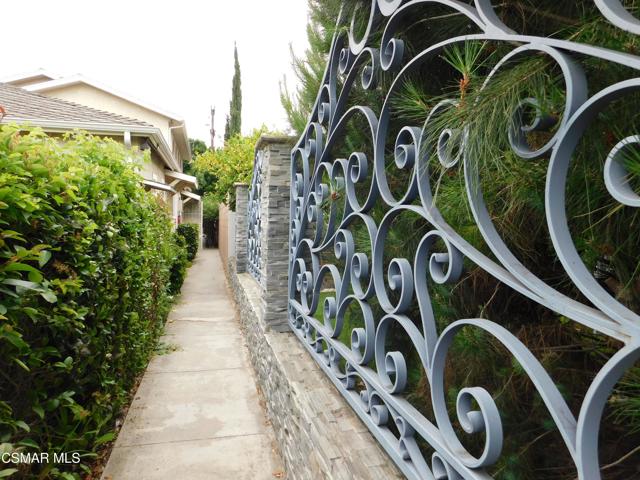 6213 Whitsett Avenue, North Hollywood CA: https://media.crmls.org/mediaz/f18ee2f4-a3d3-42dc-aeff-9808c6b1b35e.jpg