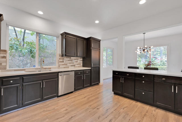 5503 Verona Ct  -  HsHProd-17
