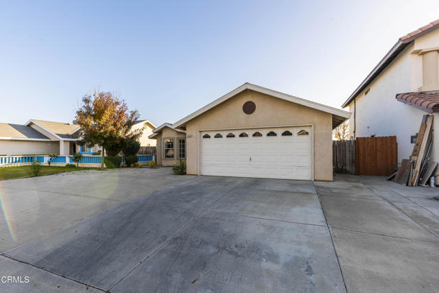 Detail Gallery Image 1 of 1 For 2408 Gonzales Ct, Delano,  CA 93215 - 3 Beds | 2 Baths