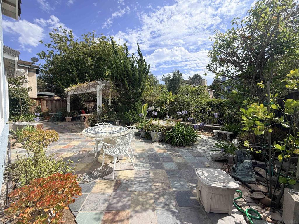 1136 Whispering Water - photo 10