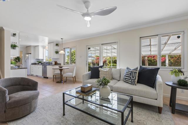 41938 Via San Carlos, Fremont CA: https://media.crmls.org/mediaz/f1908174-9bee-4bd9-bf15-1f481da1bde8.jpg