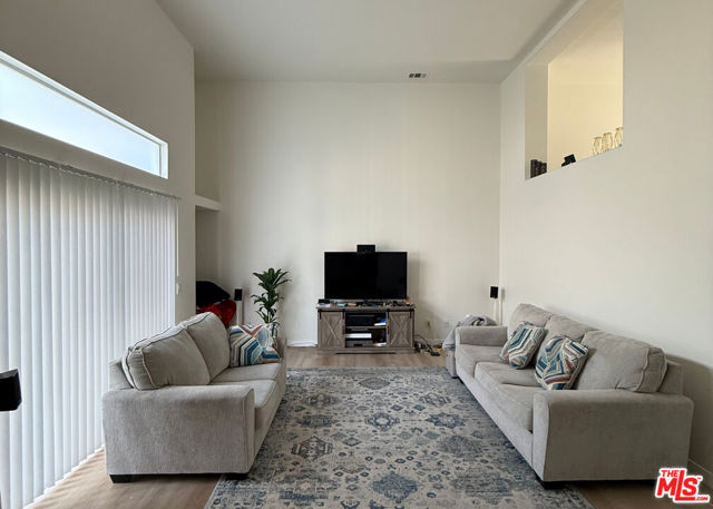 Image 9 of 11 For 670 Magnolia Avenue