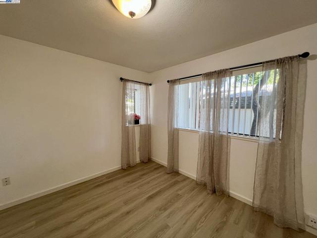 3287 Shadow Park Pl, San Jose CA: https://media.crmls.org/mediaz/f190b2df-4ee3-4adc-a5b8-901ba82eeb8d.jpg