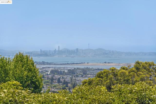 744 Coventry Road, Kensington CA: https://media.crmls.org/mediaz/f190ba74-f951-4b0d-b9ac-125e3b9991ae.jpg
