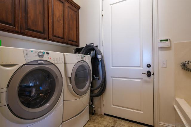 16677 Falcon Heights Rd, Ramona CA: https://media.crmls.org/mediaz/f191d7a5-9d7c-41f6-847f-94787b497c82.jpg
