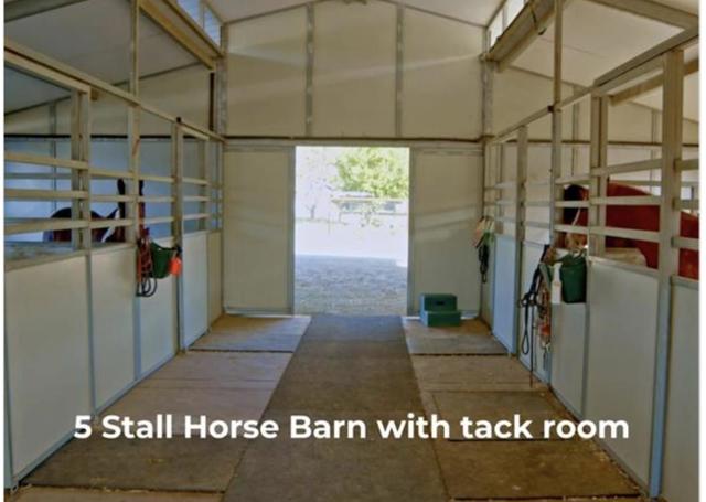 19963 Hale Avenue, Morgan Hill CA: https://media.crmls.org/mediaz/f192079a-1eb7-425b-ac1e-2130355d396b.jpg