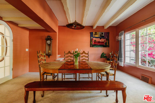 5163 Franklin Avenue, Los Angeles CA: https://media.crmls.org/mediaz/f1933c9d-050f-4c3a-8248-fe7e8bcb43f9.jpg
