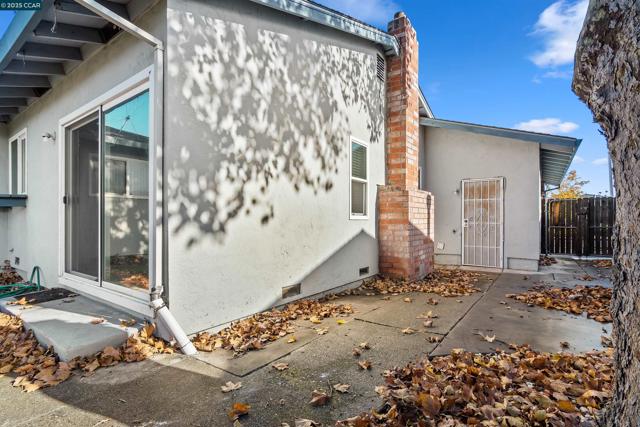 2924 N Francisco Way, Antioch CA: https://media.crmls.org/mediaz/f19357c3-5fcf-4397-bb36-a279199da8c1.jpg