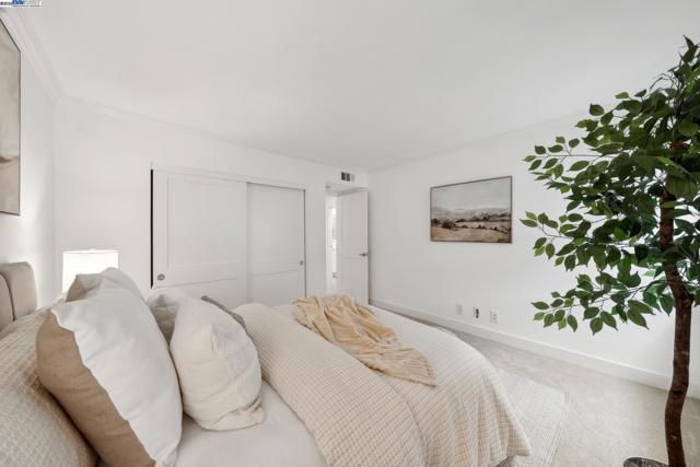 4033 Terra Granada Dr, Walnut Creek CA: https://media.crmls.org/mediaz/f19388d2-5b63-44b0-b7b7-6645b79d2ae3.jpg
