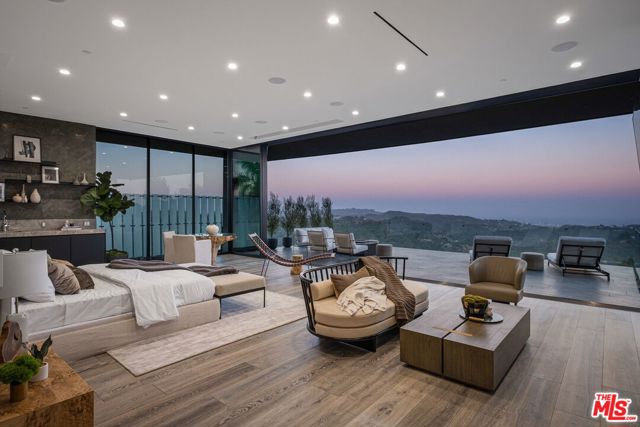 Drew Fenton | 2304 Donella Circle Los Angeles CA | MLS: 7392445