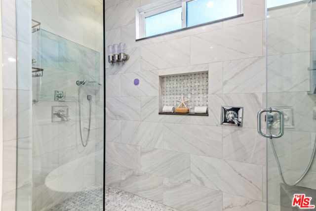 4616 Ventura Canyon Avenue, Sherman Oaks CA: https://media.crmls.org/mediaz/f1945d95-1df1-4f34-9033-04ee7b9d2bf2.jpg