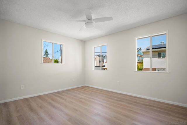 324 D Ave, Coronado CA: https://media.crmls.org/mediaz/f1946994-fca7-46ab-9806-ca1bcf86048b.jpg