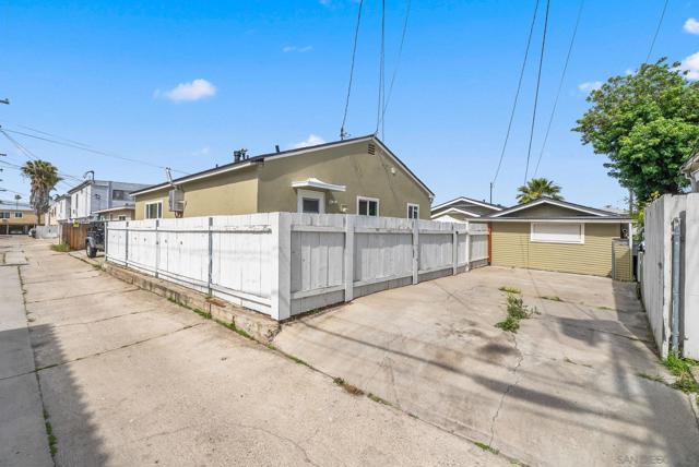 4646 48 Cherokee Avenue, San Diego CA: https://media.crmls.org/mediaz/f1954e71-9d57-4433-9ce0-e9902099b7c7.jpg