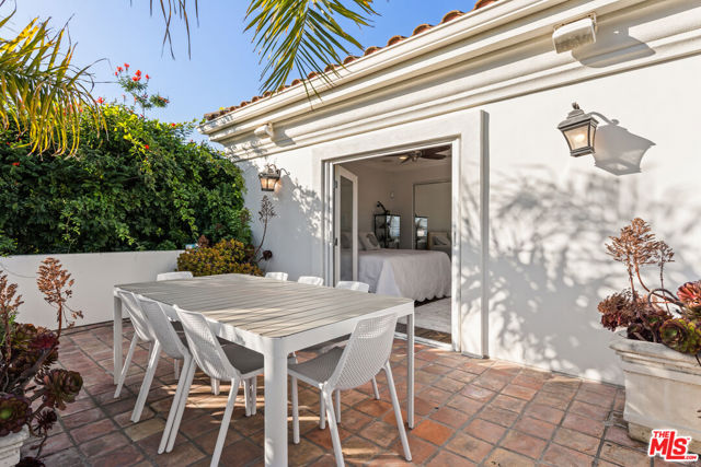 7354 Trask Avenue, Playa del Rey CA: https://media.crmls.org/mediaz/f1956f17-53c8-45f4-853d-2853f645f14b.jpg