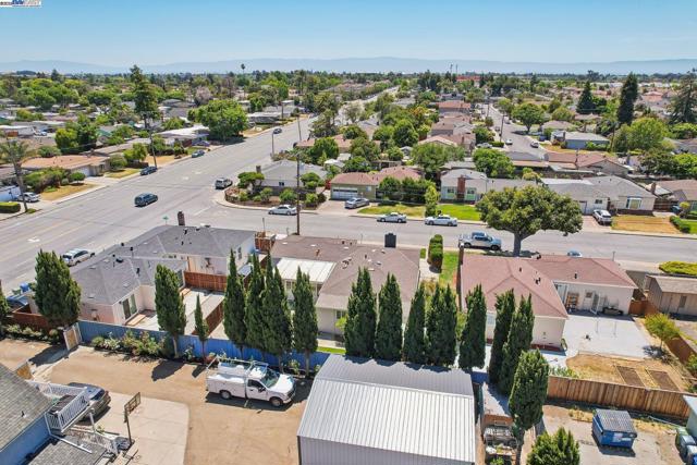 37512 Willowood Dr, Fremont CA: https://media.crmls.org/mediaz/f198b05a-1097-4f17-b0ea-db84ed2bb856.jpg