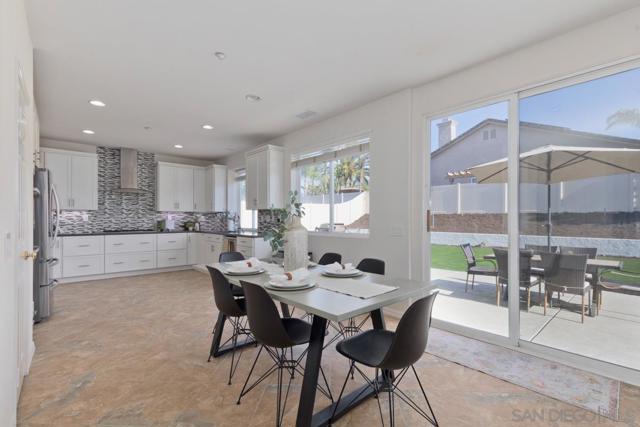 1889 Autumn Ln, Vista CA: https://media.crmls.org/mediaz/f198dfab-d83c-4ad2-91fc-71ac39d9cf5c.jpg