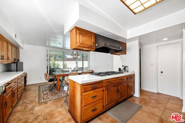 6505 S Halm Avenue, Los Angeles CA: https://media.crmls.org/mediaz/f198fd47-b894-4109-9c92-347a2b648357.jpg