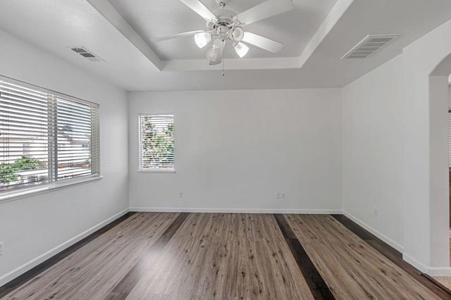 1619 Tumbleweed Way, Los Banos CA: https://media.crmls.org/mediaz/f1998a86-0bd0-4c50-b96e-574cddd3f7be.jpg