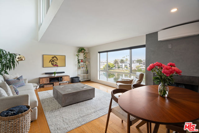 6400 Pacific Avenue, Playa del Rey CA: https://media.crmls.org/mediaz/f19a0f08-150d-4a09-b676-b07e868ebce9.jpg