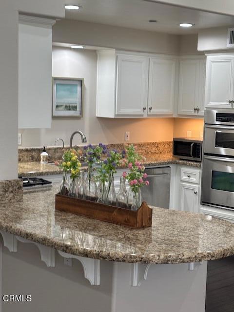 Detail Gallery Image 15 of 31 For 4390 Tradewinds Dr, Oxnard,  CA 93035 - 2 Beds | 2/1 Baths